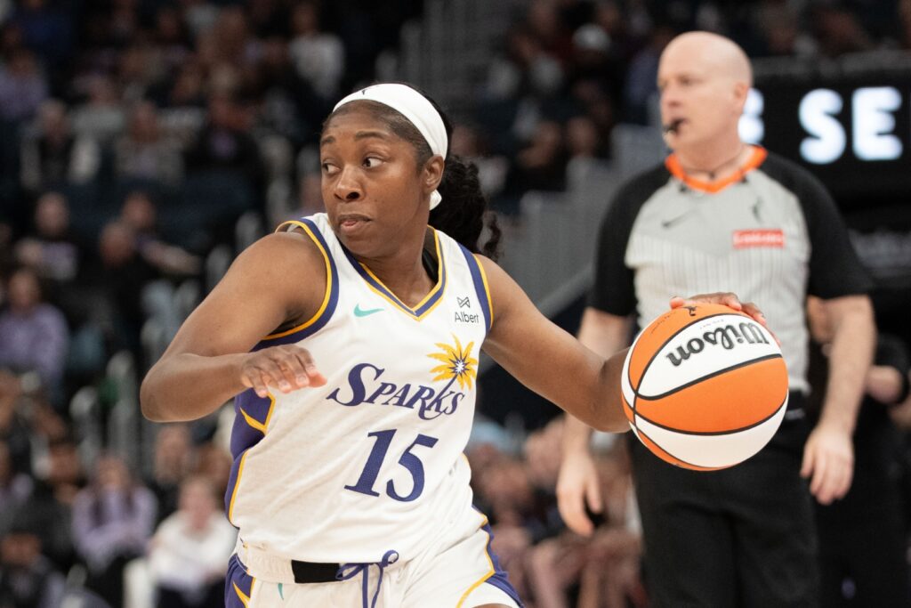 Indiana Fever Forced To Re-Sign Guard After Failing To Find Suitable Trade For DeWanna Bonner