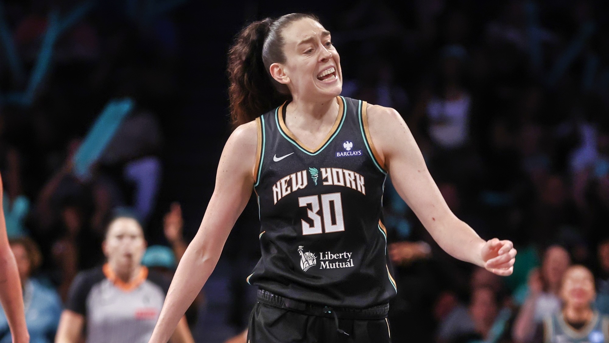 New York Liberty Updates Breanna Stewart's Injury Status After First Quarter Exit During Loss To Los Angeles Sparks