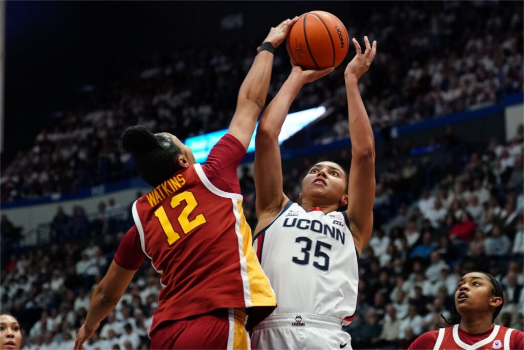 JuJu Watkins And Azzi Fudd