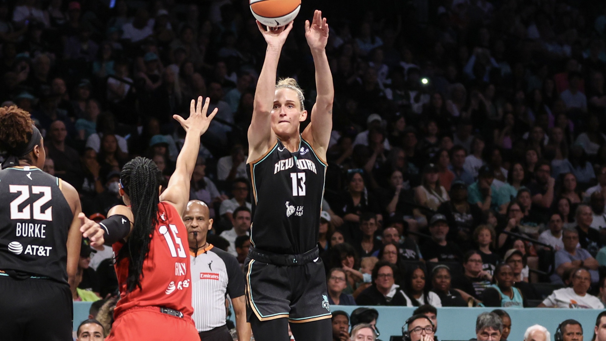 New York Fan Goes Viral For Offering Ref Prescription Glasses Over Controversial Officiating In Dream-Liberty Game