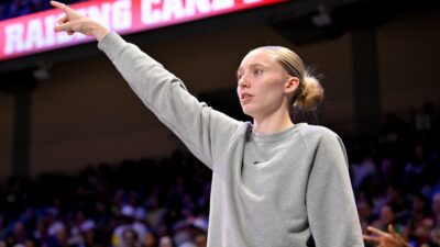 Cameras Caught Paige Bueckers Roasting Refs Over Controversial Megan Gustafson Foul Call