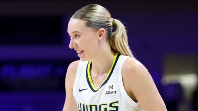 Everybody Noticed The Same Thing During Paige Bueckers' Pre-Game Getaway