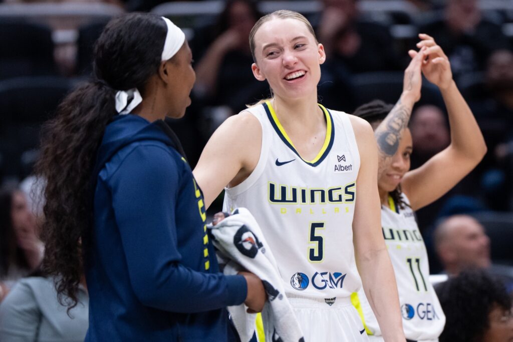 Paige Bueckers and Arike Ogunbowale