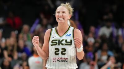 New York Liberty Honored Courtney Vandersloot With Championship Ring After Chicago Sky's Win