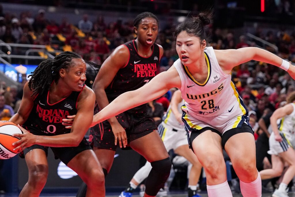 Kelsey Mitchell, Aliyah Boston and Li Yueru