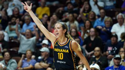 Lexie Hull&rsquo;s Mom Jamie Drops The Perfect Reaction To Heckler Who Trolled Her Daughter