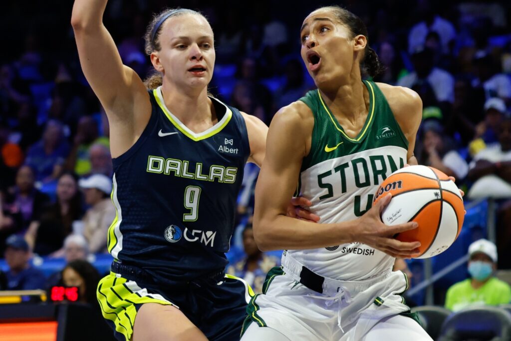 Skylar Diggins and Grace Berger