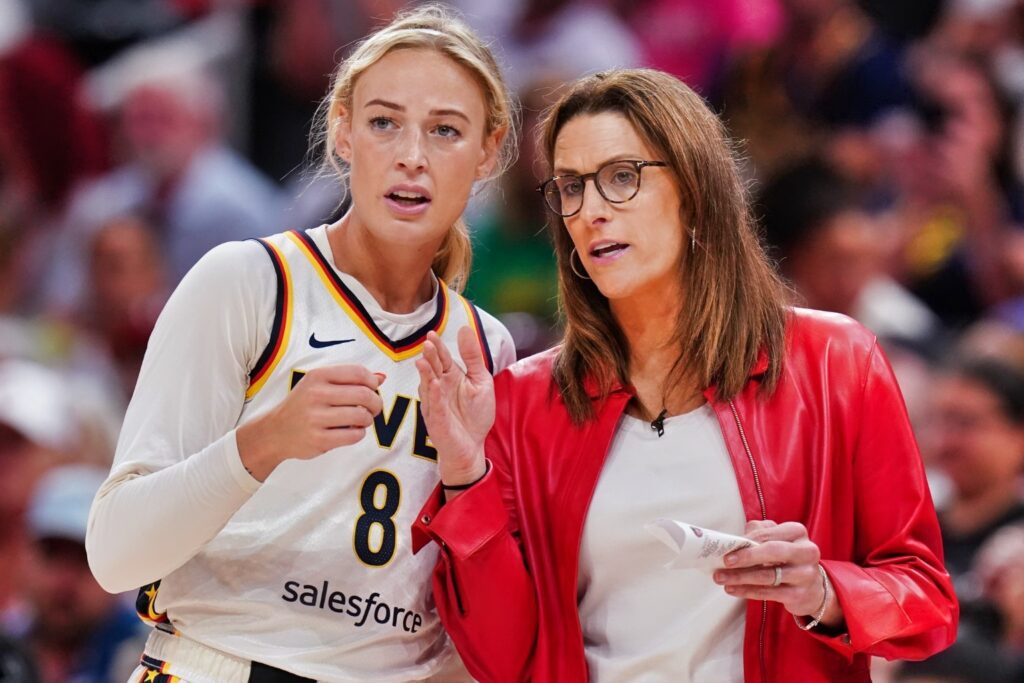 Sophie Cunningham and Stephanie White