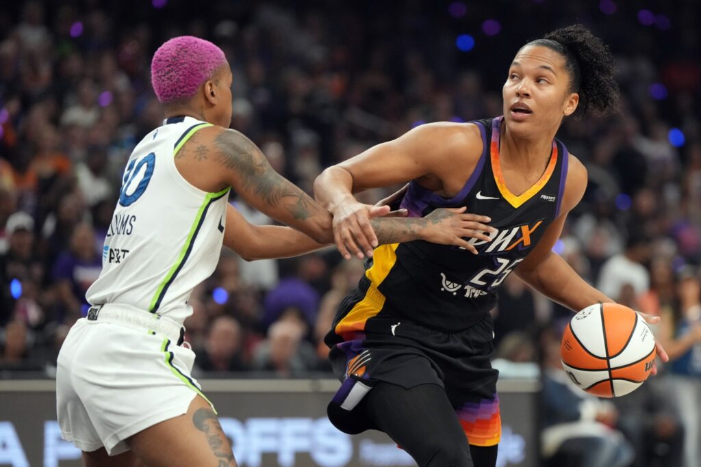 Alyssa Thomas And Courtney Williams