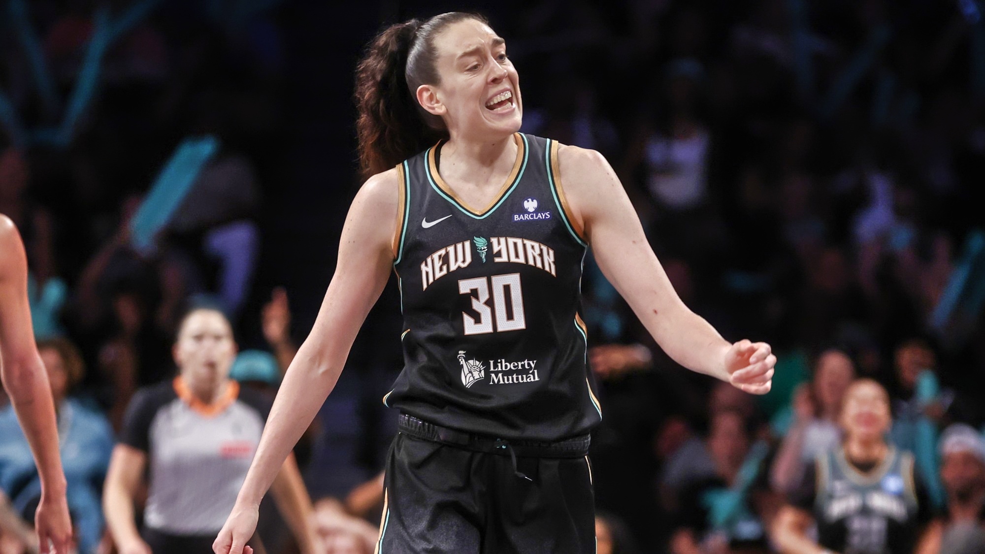 Breanna Stewart Suffers Brutal Leg Injury After Hard Fall Against Mercury