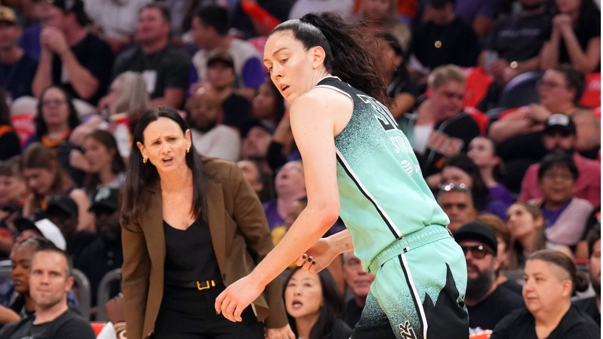 Breanna Stewart Fiercely Defends Sandy Brondello After New York Liberty's Playoff Exit
