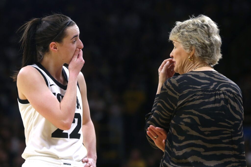 Caitlin Clark And Lisa Blunder