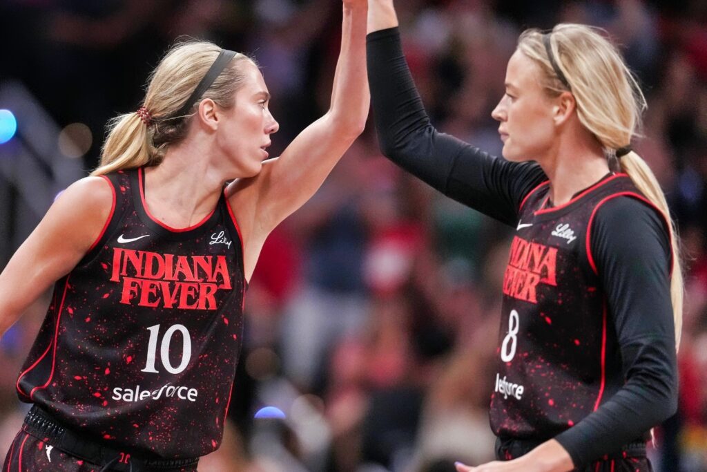 Lexie Hull and Sophie Cunningham