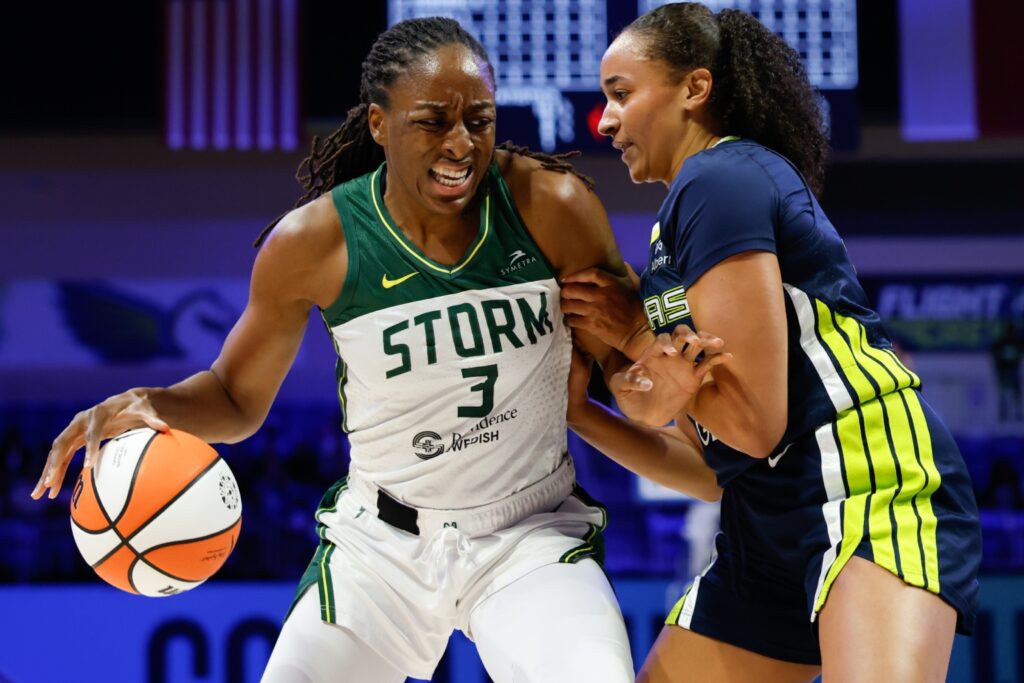 Nneka Ogwumike and Haley Jones