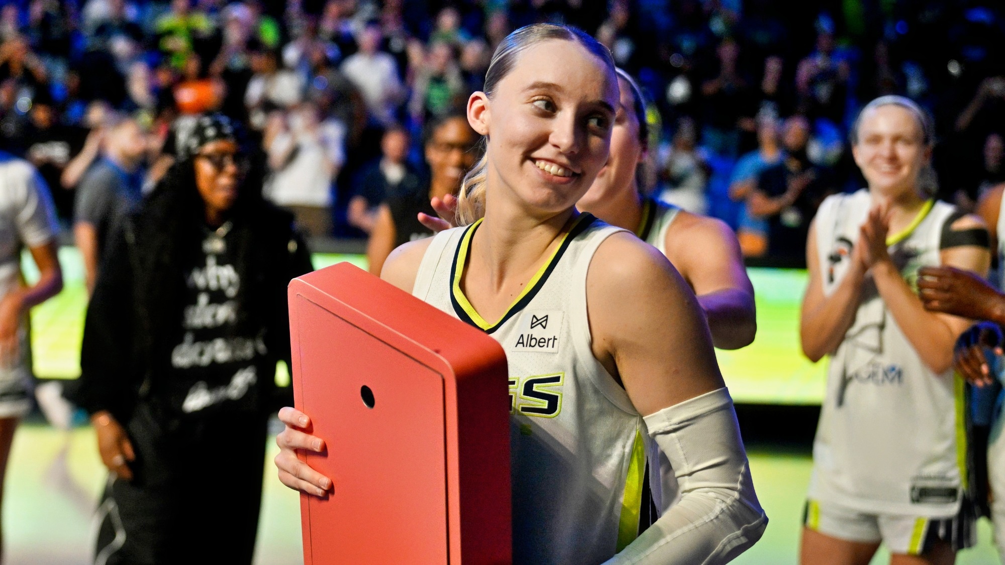 Paige Bueckers Rookie Of The Year Award Adds Rare Feat To UConn History