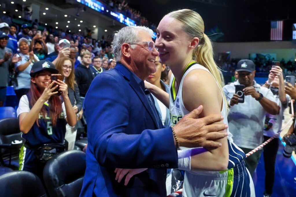 Geno Auriemma and Paige Bueckers