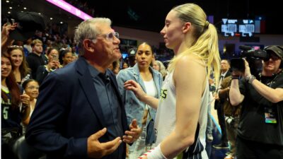 Geno Auriemma Urges Dallas Wings To Let Paige Bueckers "Recruit The Person She Wants"