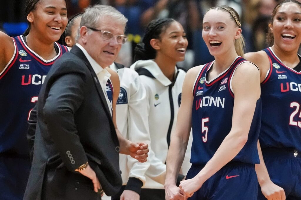 Geno Auriemma and Paige Bueckers