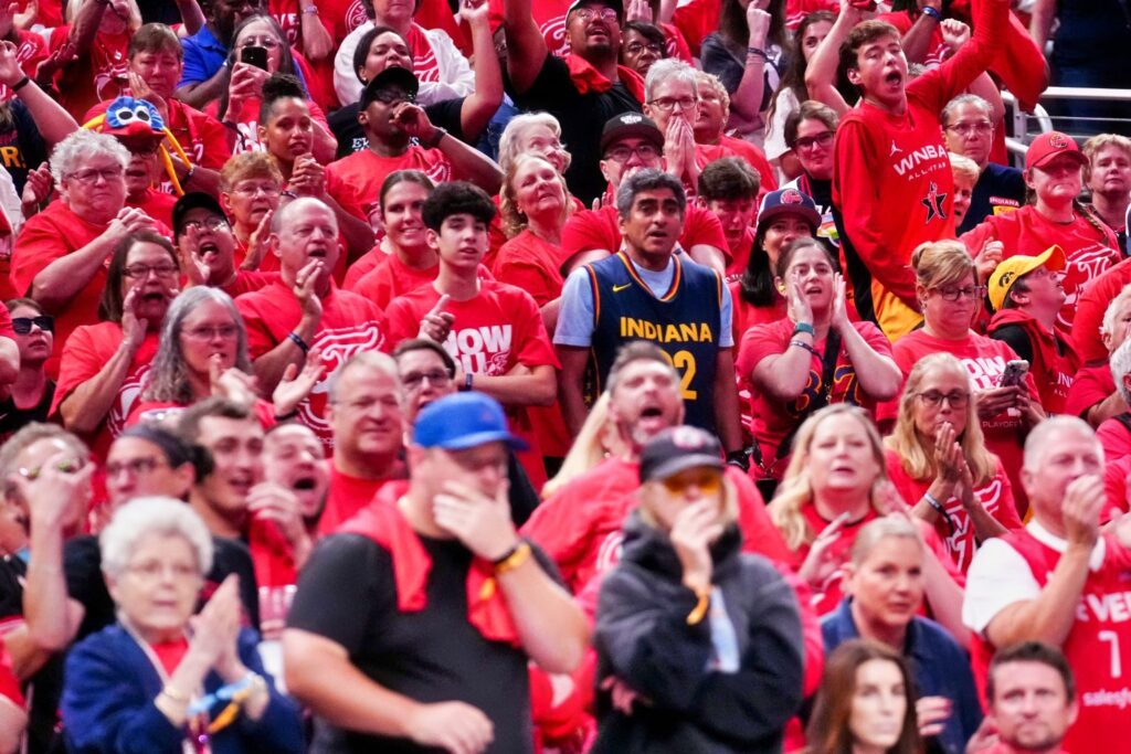 Indiana Fever Fans