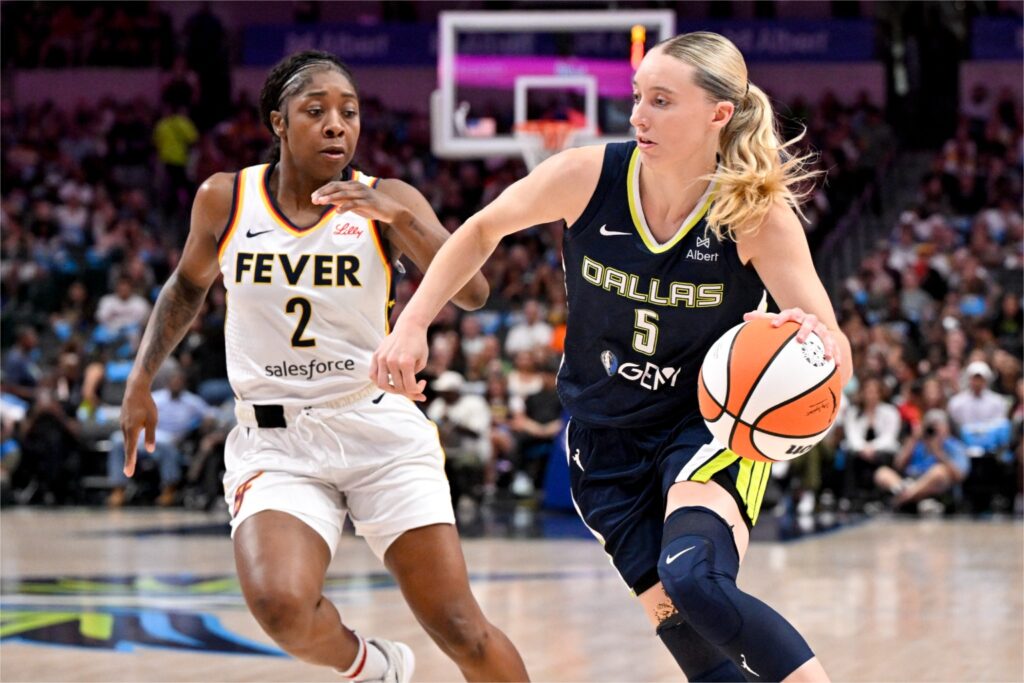 Aari McDonald and Paige Bueckers