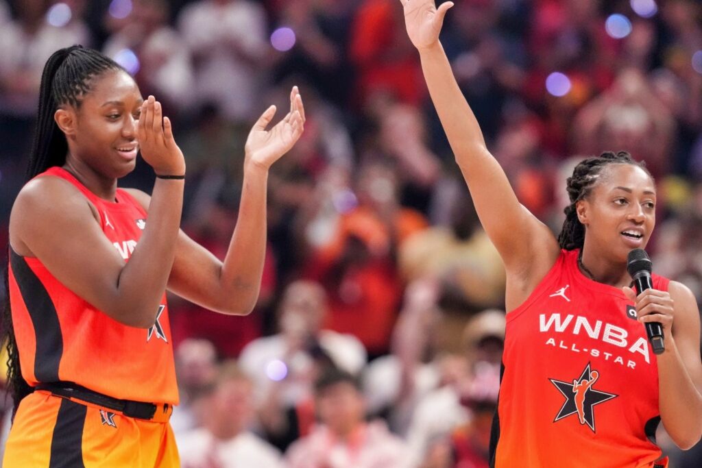 Aliyah Boston and Kelsey Mitchell