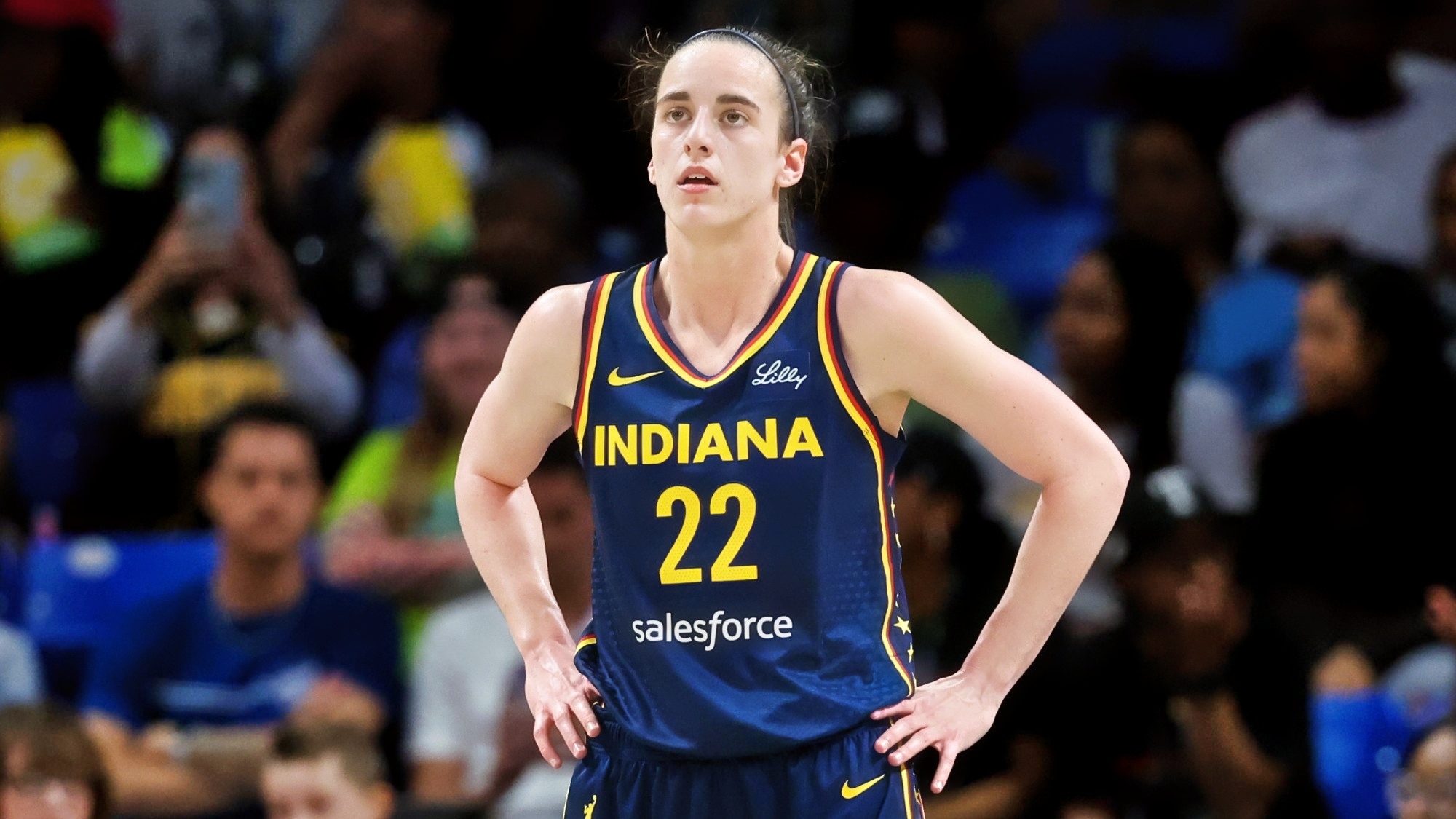 "Caitlin Clark Drew 18.9M" - WNBA Analyst Compares Indiana Fever Star's Fame To College Football