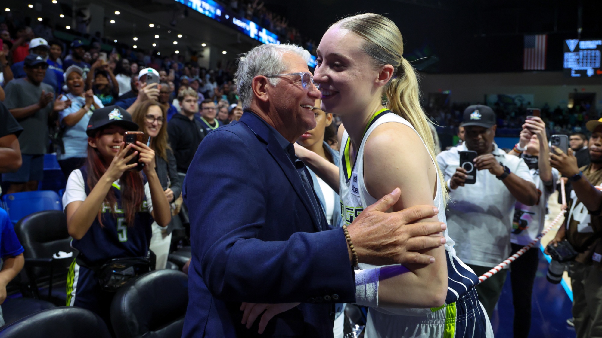 Geno Auriemma Jokes About Paige Bueckers' WNBA Bragging During UConn Practice Reunion