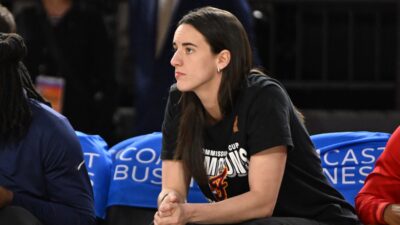 When A Courtside Fan Hilariously Tried Convincing Caitlin Clark To Wear Meta Glasses On Indiana Fever Bench