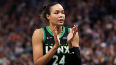 Napheesa Collier Makes Time For Young Courtside Fans Who Flew From Michigan To See Her