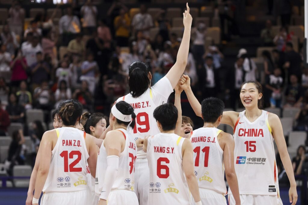 Zhang Ziyu and Team China