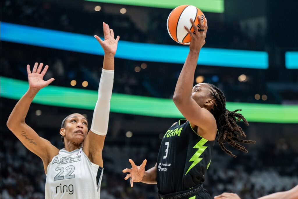 A'ja Wilson and Nneka Ogwumike
