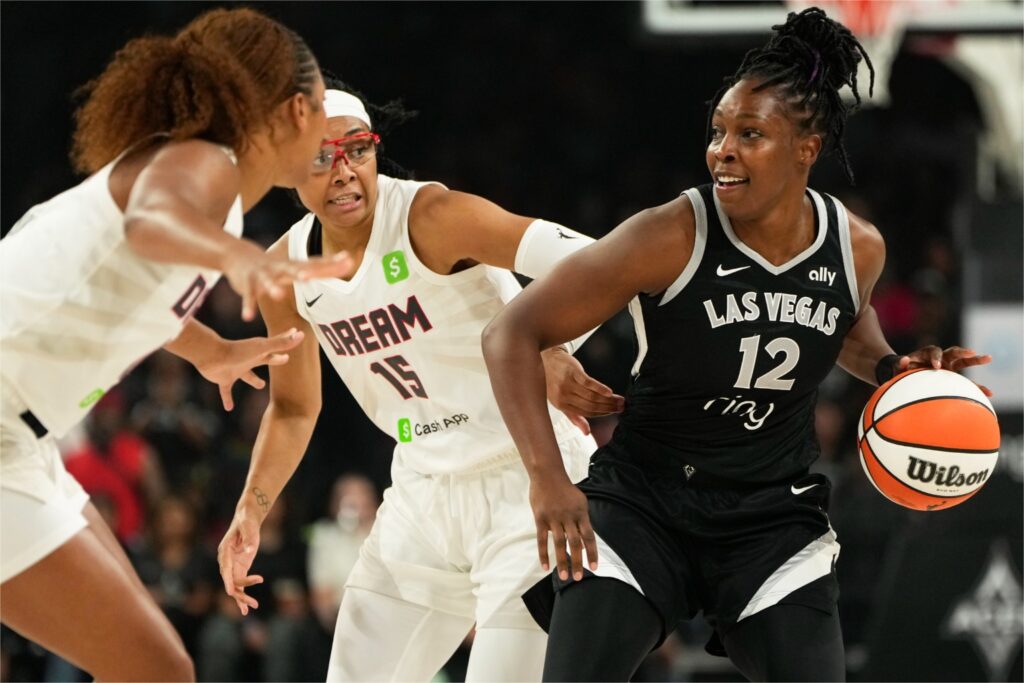 Allisha Gray, Naz Hilmon and Chelsea Gray