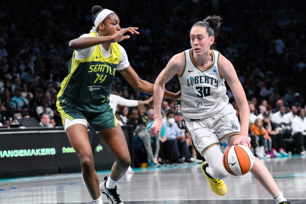 Dominique Malonga and Breanna Stewart
