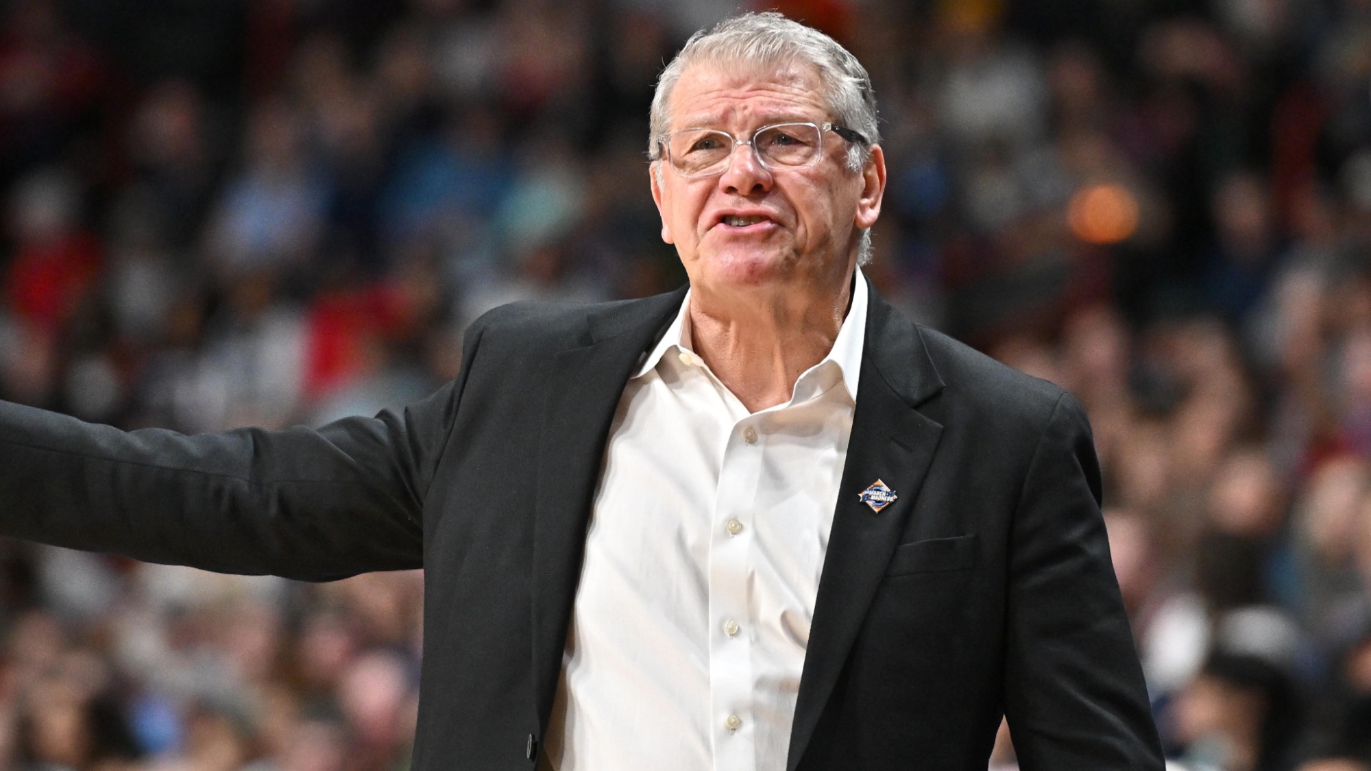 Geno Auriemma Had A Savage Comparison For UConn's Offensive Rebounds Against St. John's