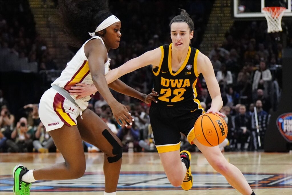 Raven Johnson and Caitlin Clark