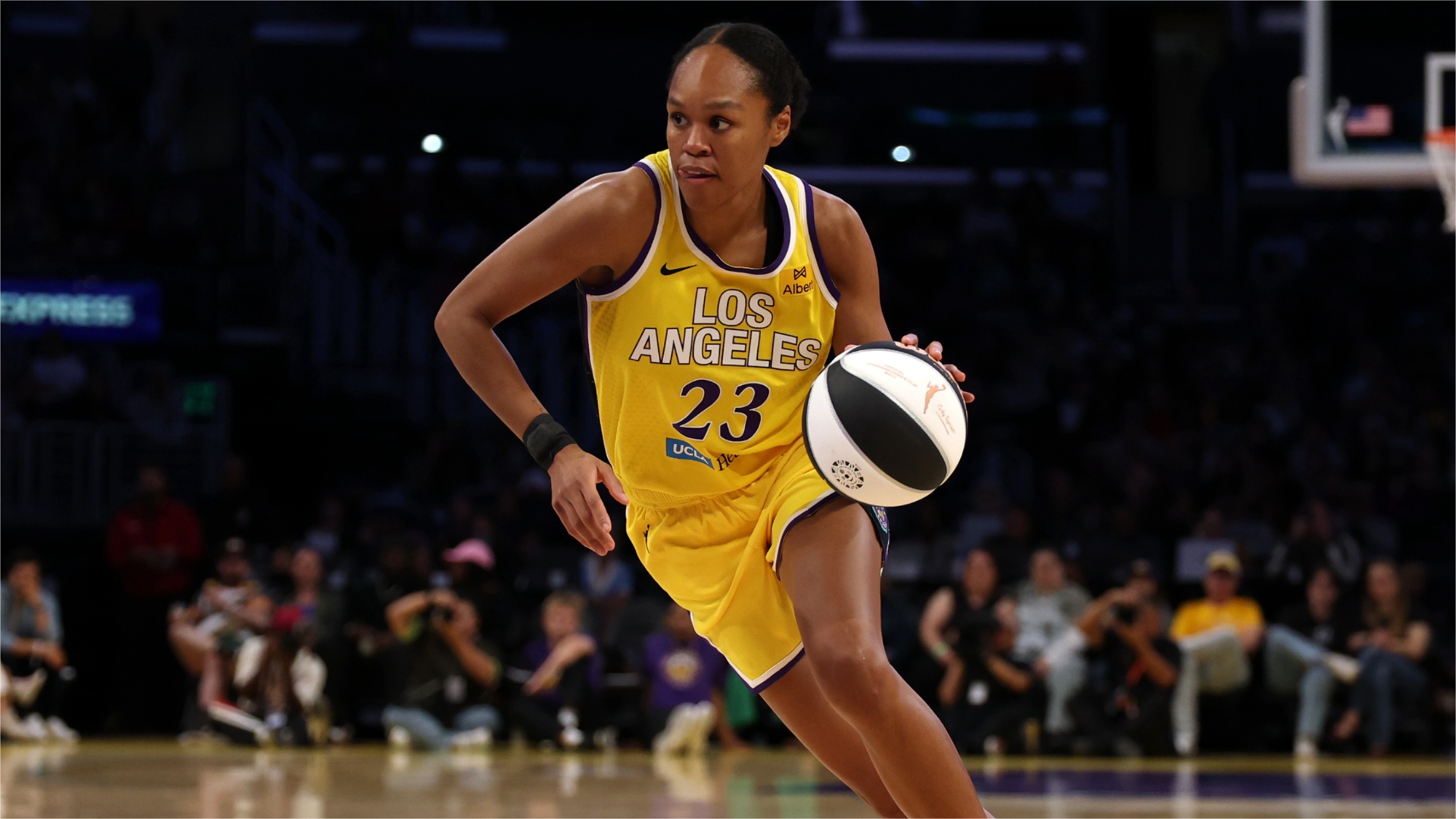 Azura Stevens Returns To Chicago Sky On Three-Year Deal After Career Year With Los Angeles Sparks
