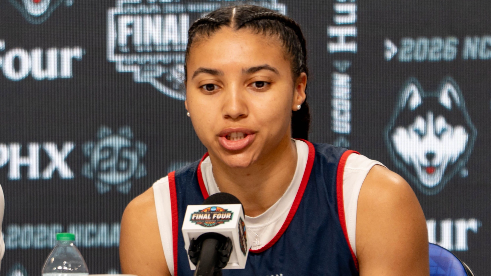 Azzi Fudd Shares Honest Advice To Young Girls On Developing Their Basketball Skills - "Just Play Free"