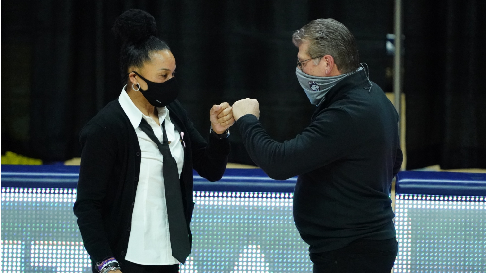 Geno Auriemma Praises Dawn Staley In His Second Apology Statement Since Viral Handshake Feud