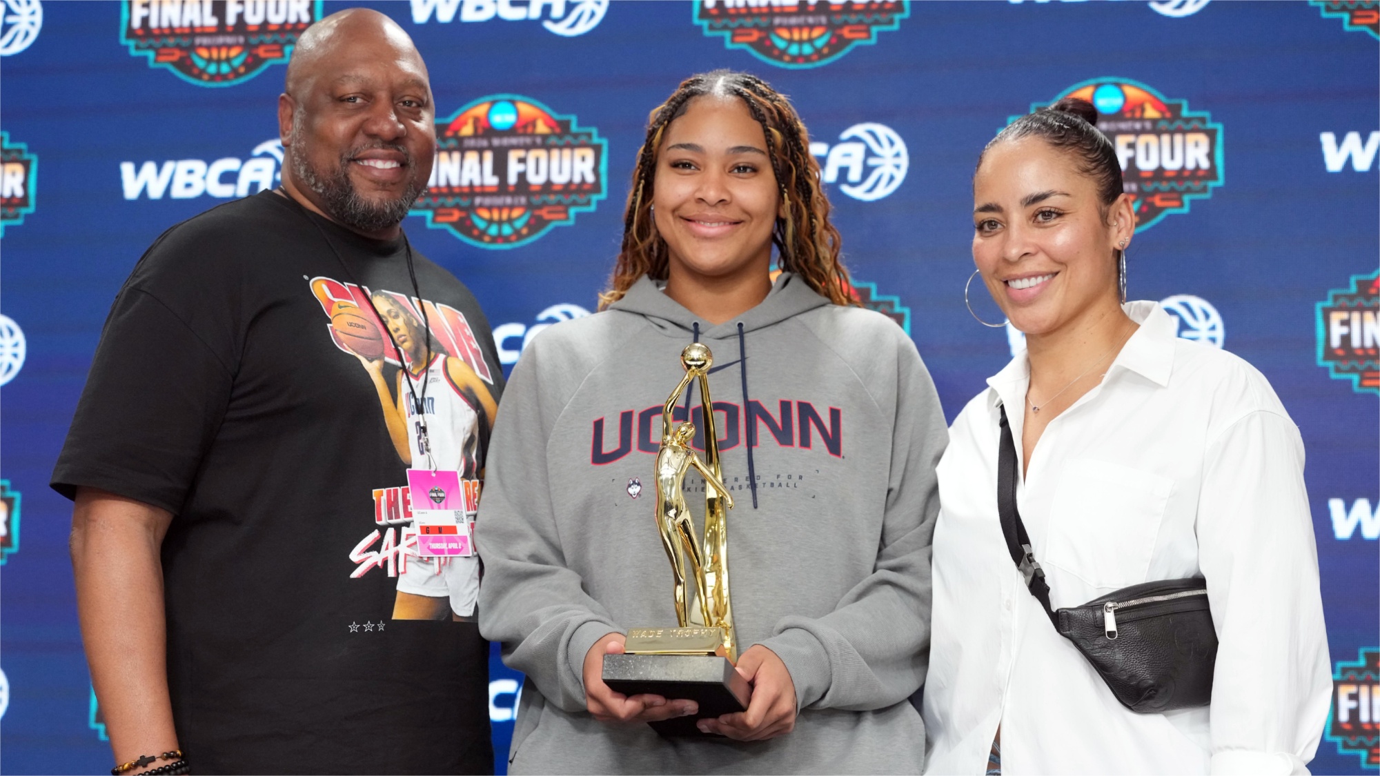 Allison Feaster Jokingly Reveals When Daughter Sarah Strong Called Her A "Throwback"