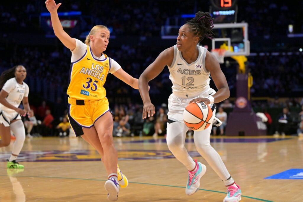 Julie Vanloo and Chelsea Gray